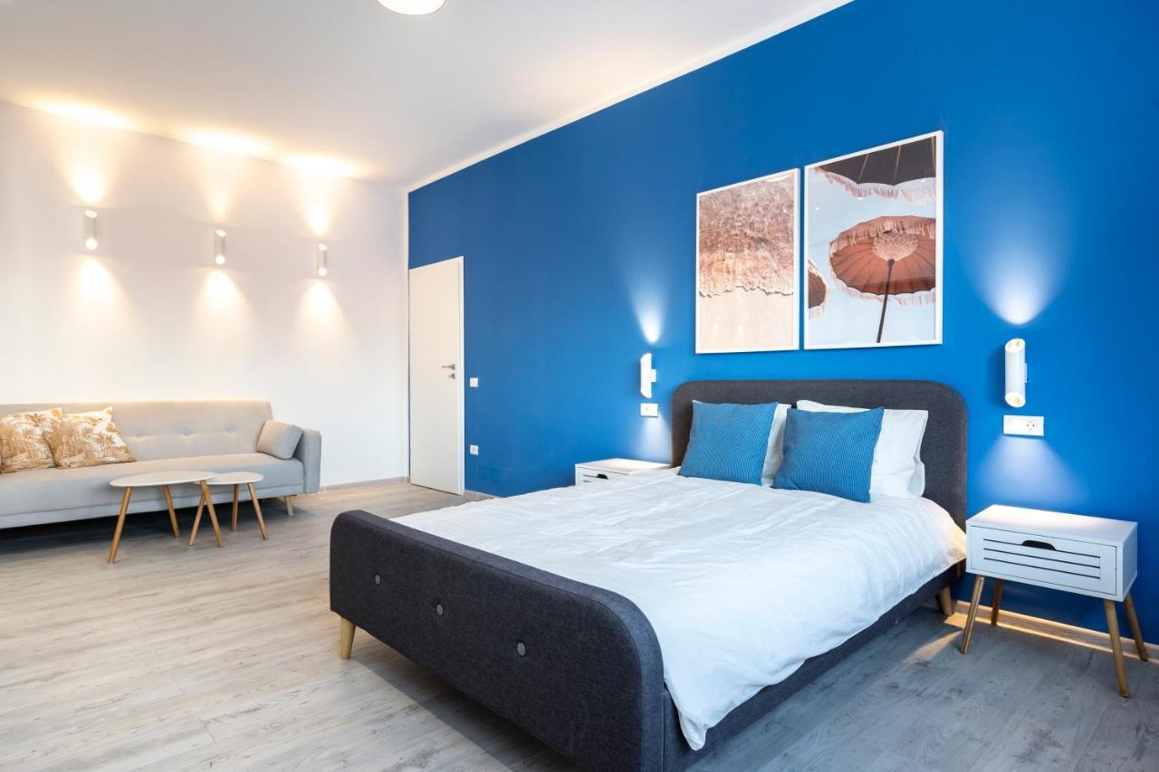Blue Design Apartament In Magheru Bucarest Esterno foto