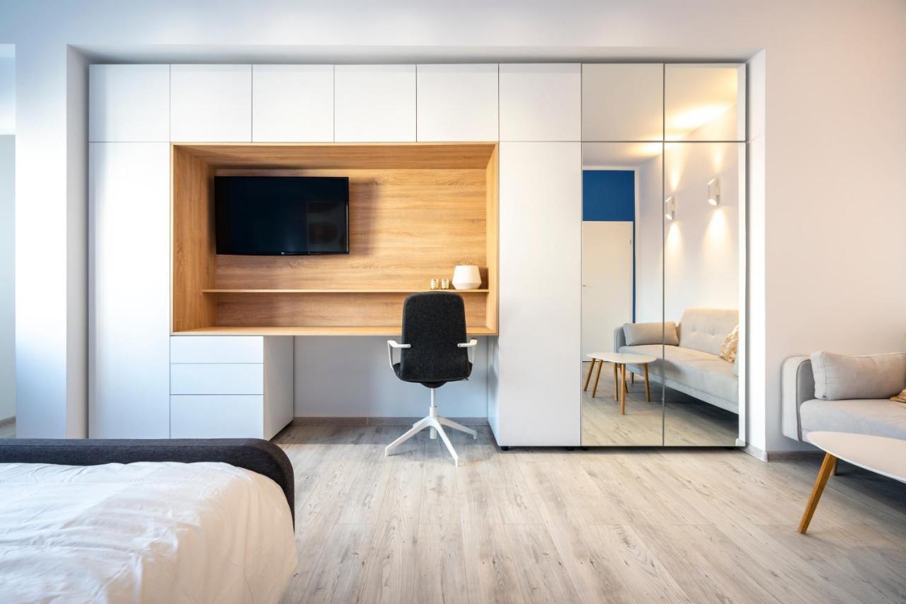 Blue Design Apartament In Magheru Bucarest Esterno foto
